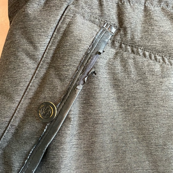 Noize DVSN puffer from Aritzia - Picture 4 of 6